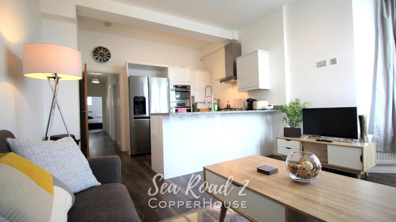 Beautiful Apartments On The Sea Front - Sea Road 2 Филикстоу Экстерьер фото