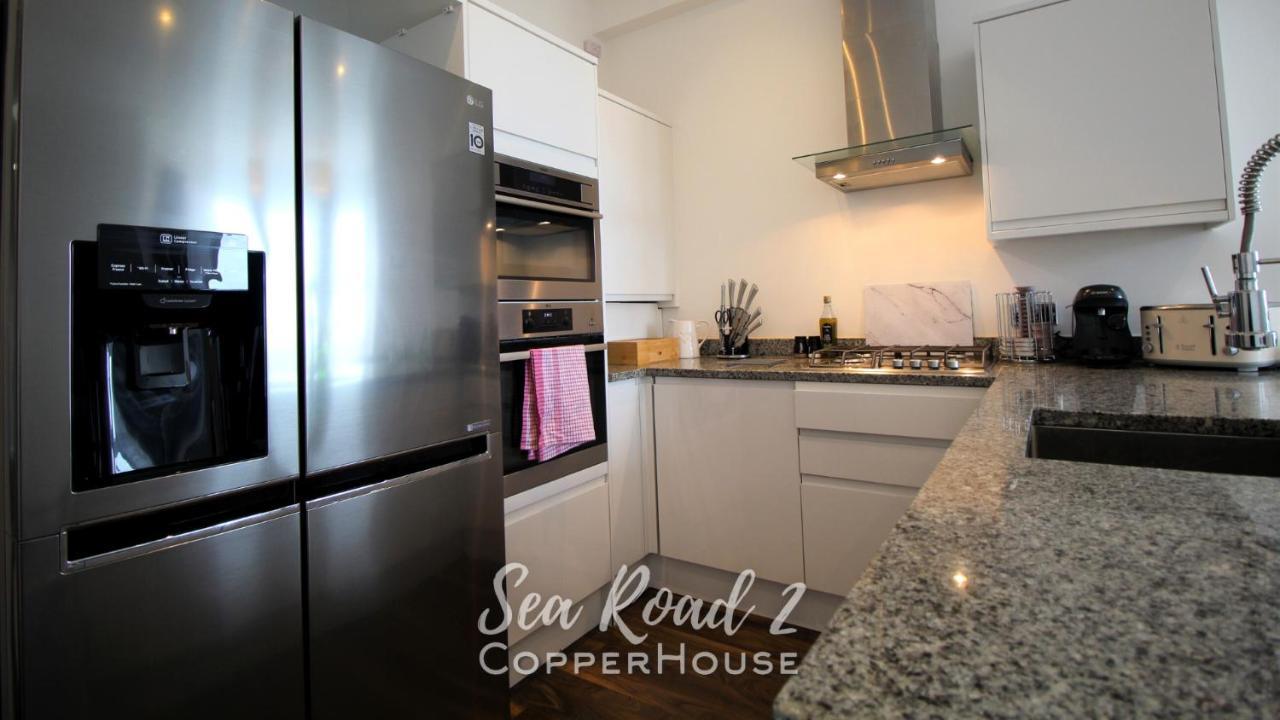 Beautiful Apartments On The Sea Front - Sea Road 2 Филикстоу Экстерьер фото